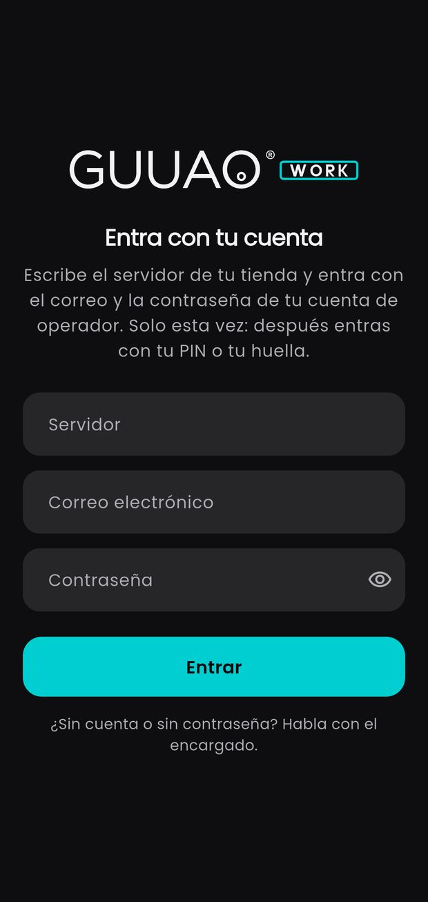 La pantalla de entrada de GUUAO Work: el título «Entra con tu cuenta», los campos Servidor, Correo electrónico y Contraseña, y el botón Entrar.